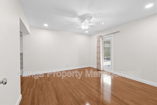 Building Photo - 244 Greymon Dr