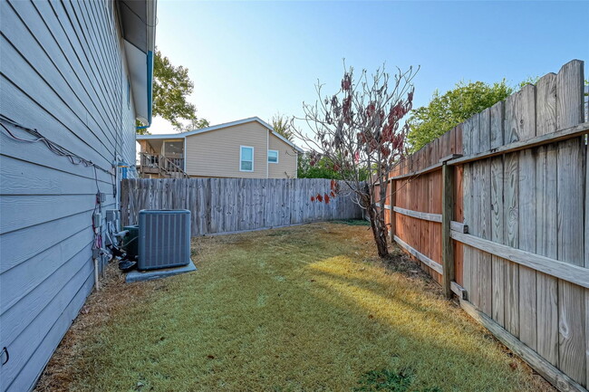 Building Photo - 88 Lakeview Village