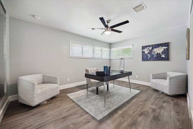 Building Photo - 4715 Braesvalley Dr