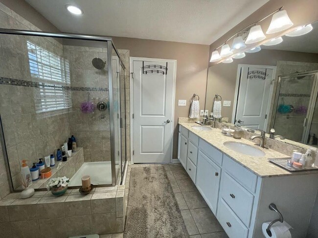 Building Photo - 3023 Grey Fox Cir