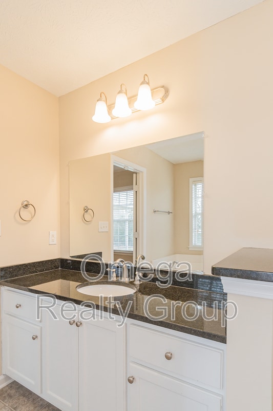 Building Photo - 614 River Birch Dr