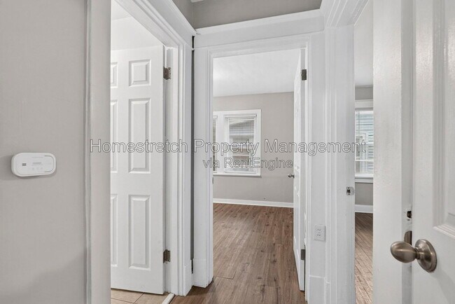 Building Photo - 9006 Baroda Ave