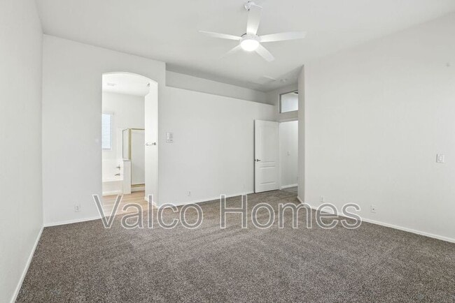 Building Photo - 8338 W Rose Ln