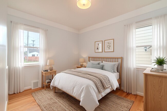 Building Photo - Beautiful 3-bedroom, 1-bath bungalow in North Royal Oak