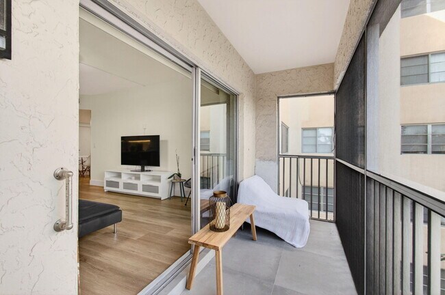 Building Photo - 50 SW 3rd Ave