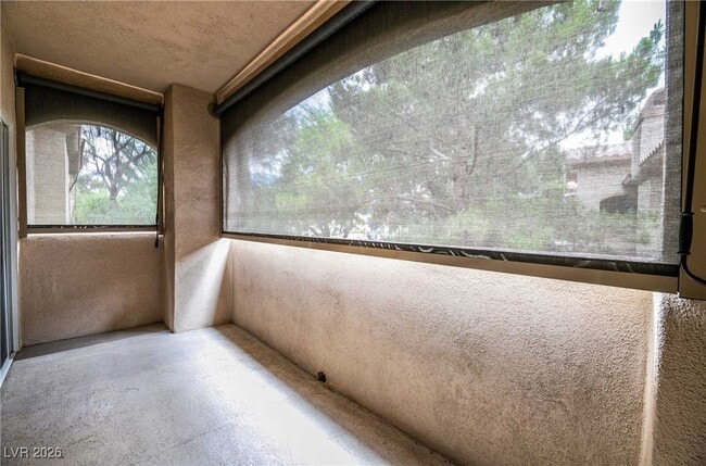 Building Photo - 2050 W Warm Springs Rd