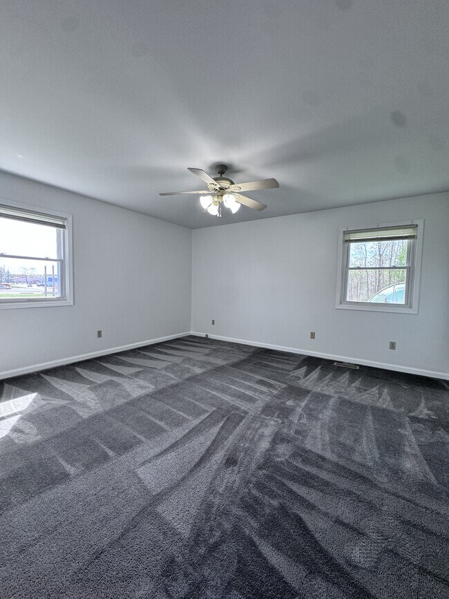 Building Photo - 49 Kingfisher Ln