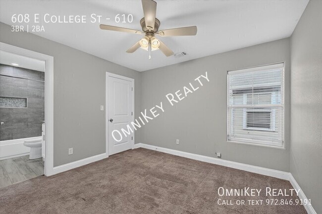 Building Photo - 608 E College St