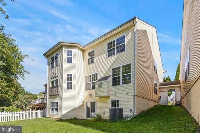 Building Photo - 1766 Ann Scarlet Ct