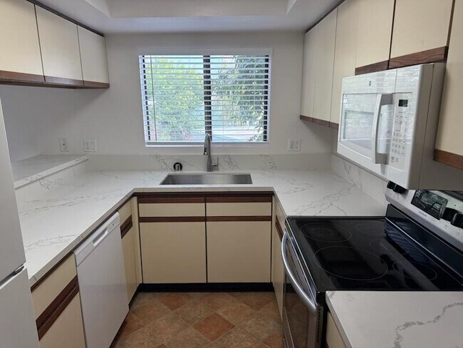 Building Photo - 5000 S Centinela Ave