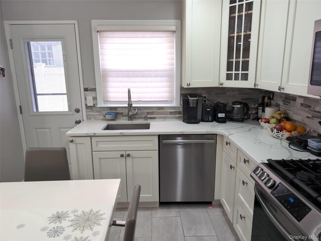 Building Photo - 512 E State St