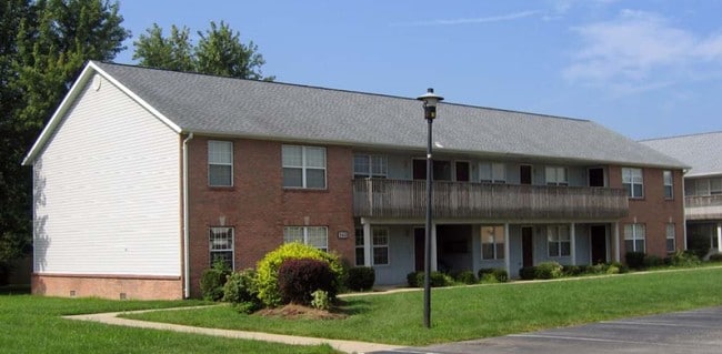 Primary Photo - 340-350 S Ruby Ln