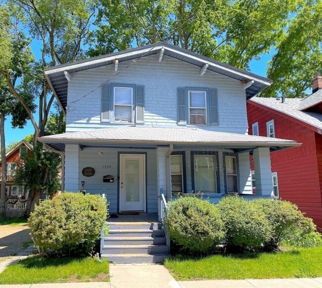 Primary Photo - 1320 St James Ct