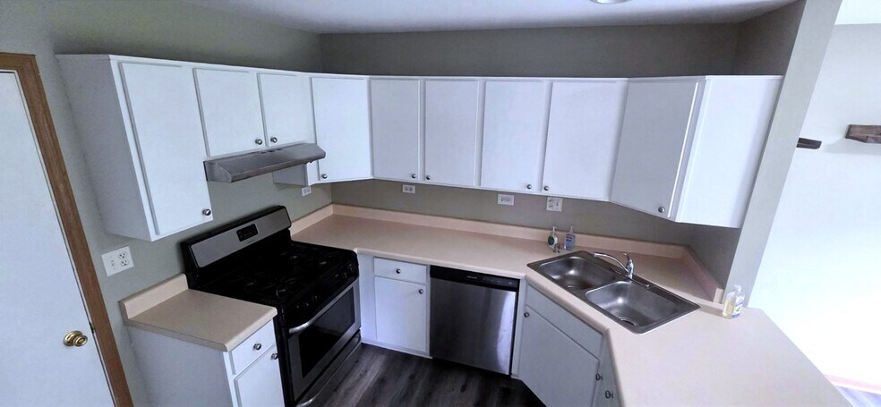 Building Photo - 156 Castlewood Ct