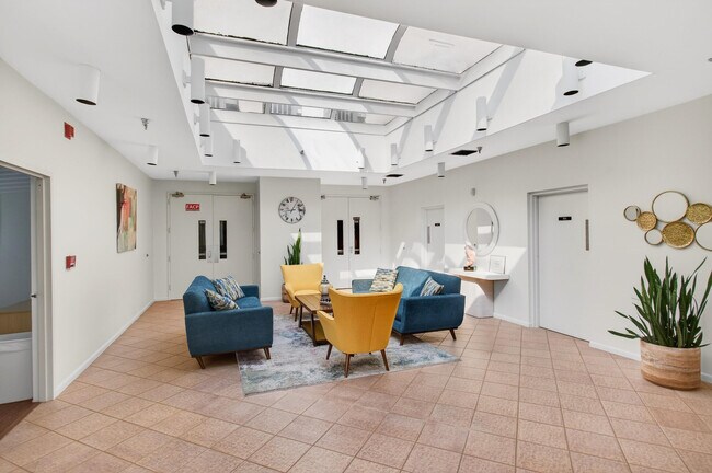 Building Photo - 3162 Via Poinciana