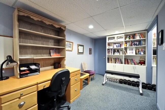 Building Photo - 228 Clarken Dr