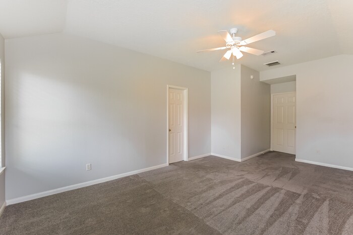 Building Photo - 3015 Quail Run Dr