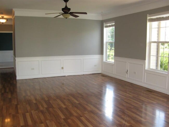 Building Photo - 24019 Walnut Cir