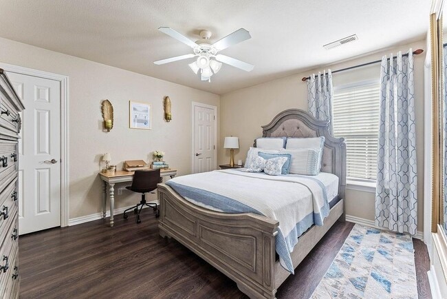 Building Photo - 3409 SW Picasso Blvd