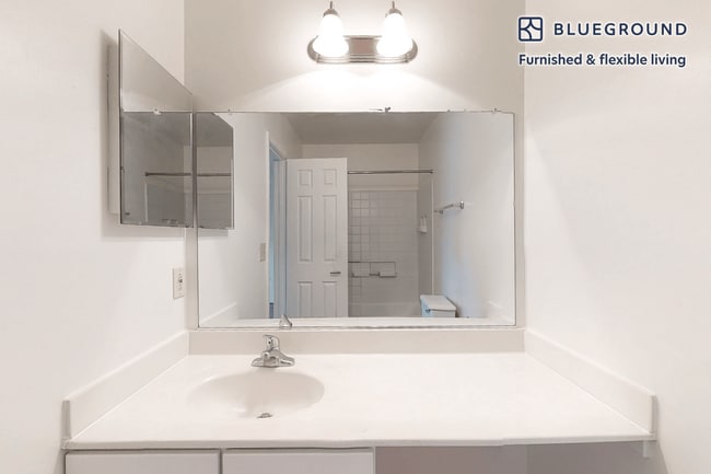 Building Photo - 10608-E Kitty Pozer Drive-SI FL3-ID10468A