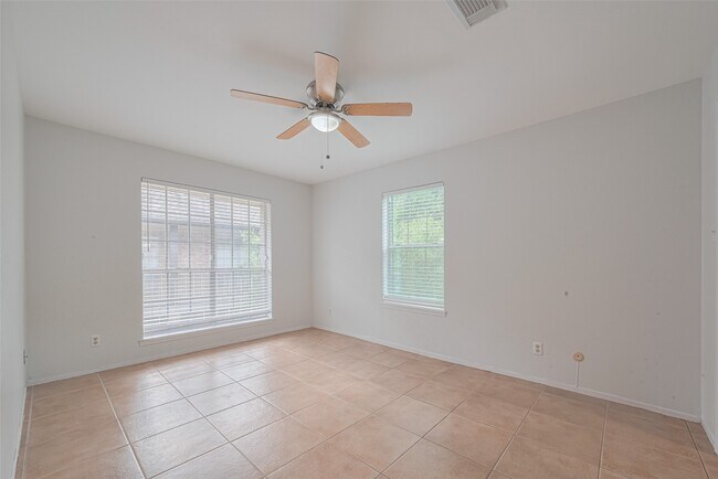Building Photo - 811 Wax Myrtle Ln