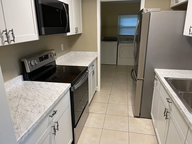 Building Photo - 2601 Rippee Rd