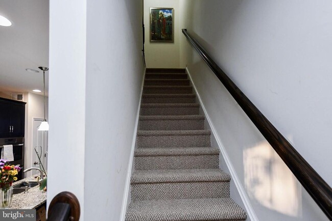 Building Photo - 608 Parkside Pl NE
