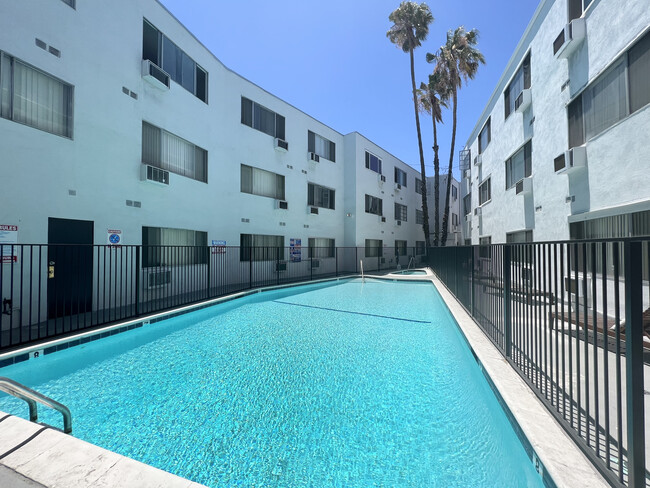 Building Photo - 1811 Tamarind Ave Los Angeles, CA 90028