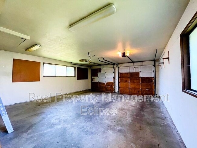 Building Photo - 11105 SE 59th St