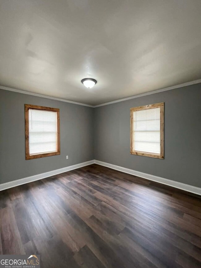 Building Photo - 113 Lakeview Dr