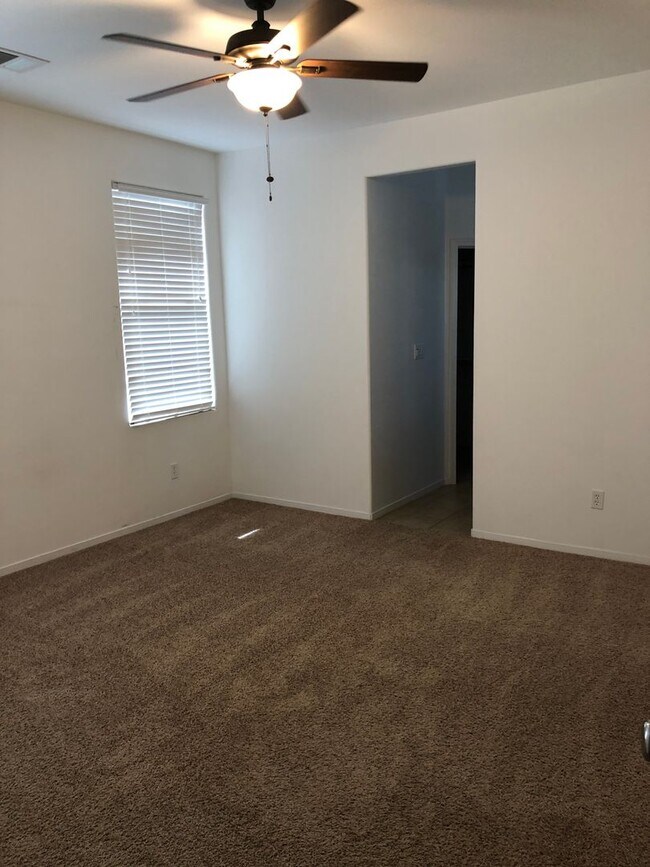 Building Photo - Available Now - Well-Maintained Home for Rent