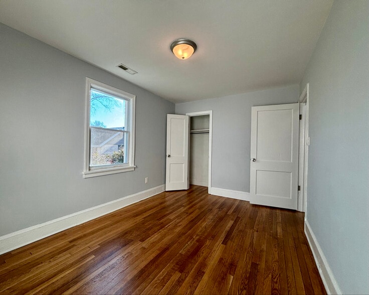 Building Photo - 321 Jefferson Ave