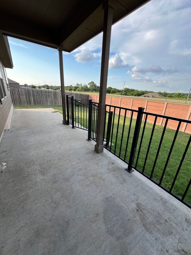 Building Photo - Midway ISD 4 bedroom home
