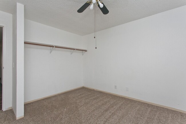 Building Photo - BEAUTIFUL 2 BD 1 BA 2 CAR TOWNHOME IN MILI...