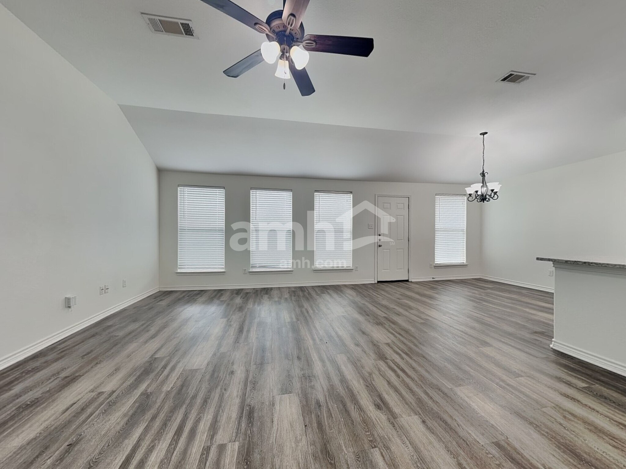 Building Photo - 1325 Rosedale Springs Ln