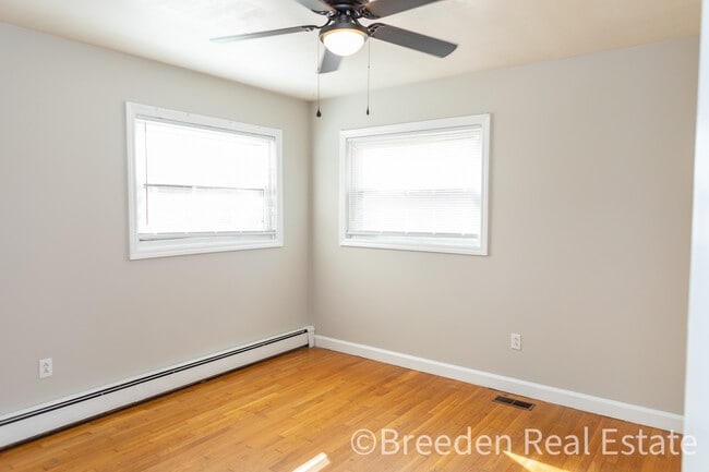 Building Photo - 300 Oakland Ave