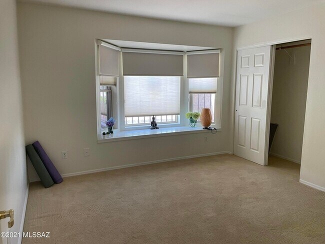 Building Photo - 3911 N Vine Tree Pl