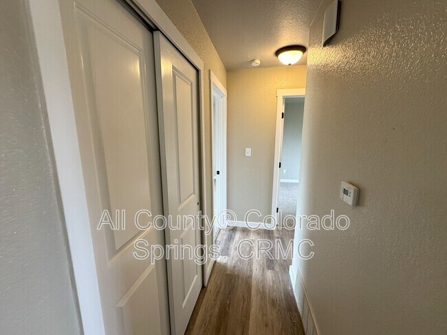 Building Photo - 1480 Hiawatha Dr