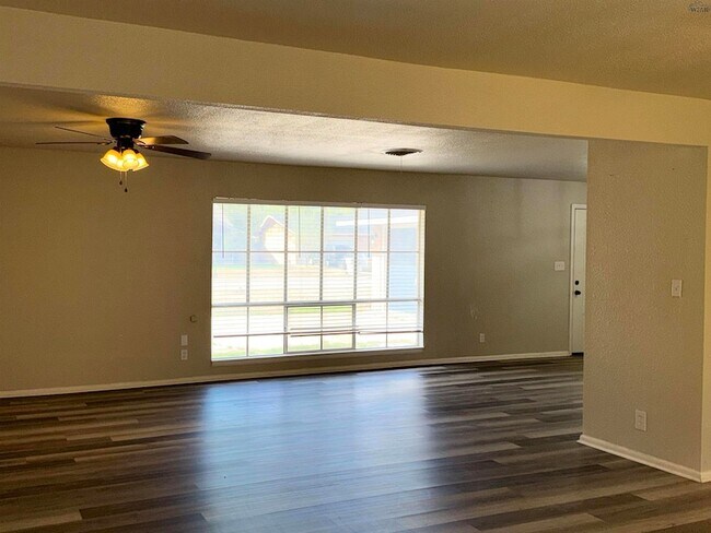 Building Photo - 4205 York St