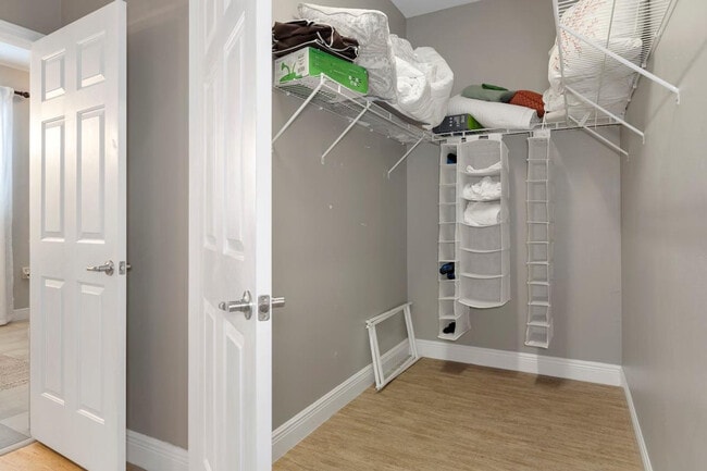 Building Photo - 4 Waterside St