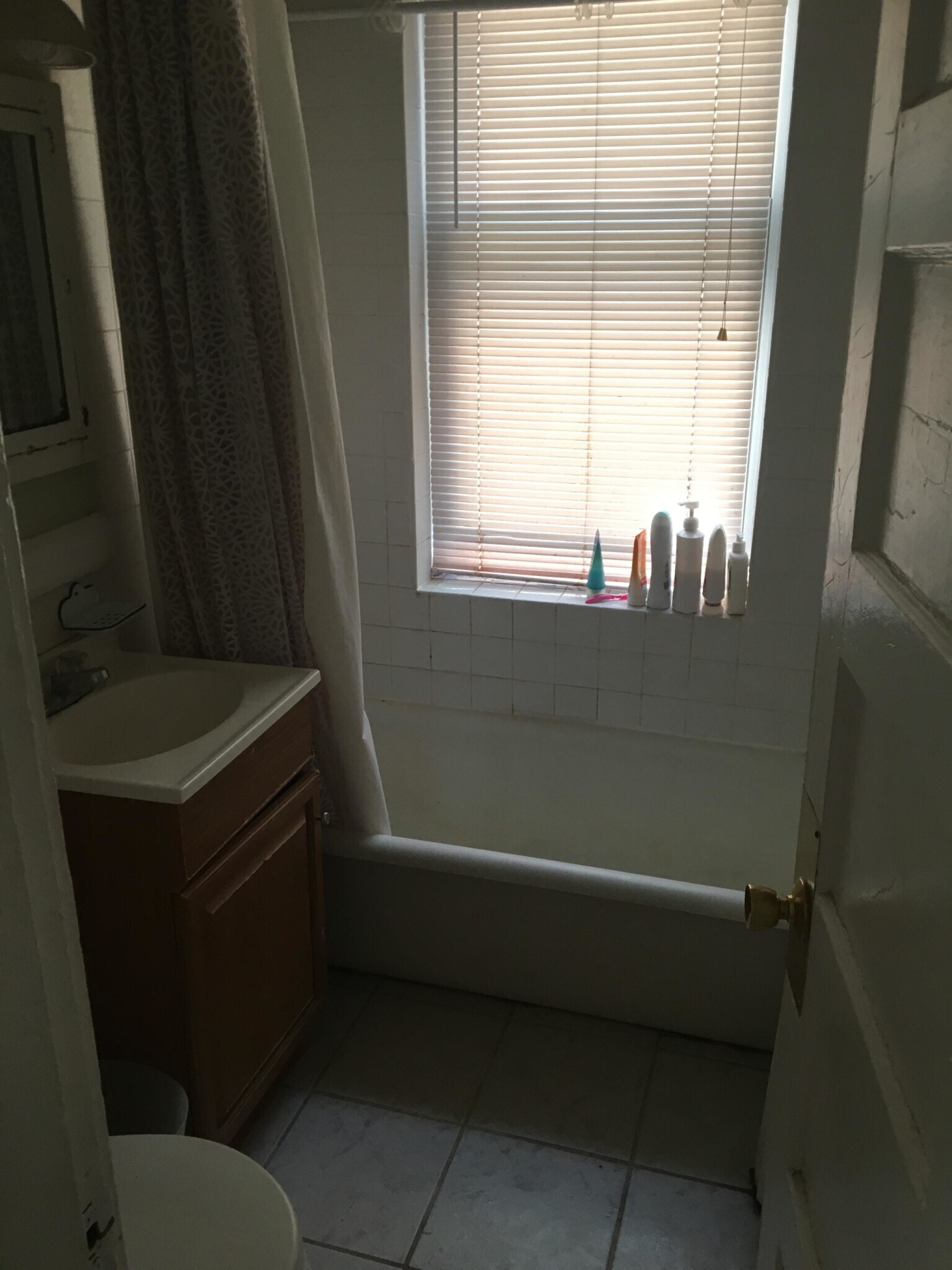 Building Photo - 36 Anderson St