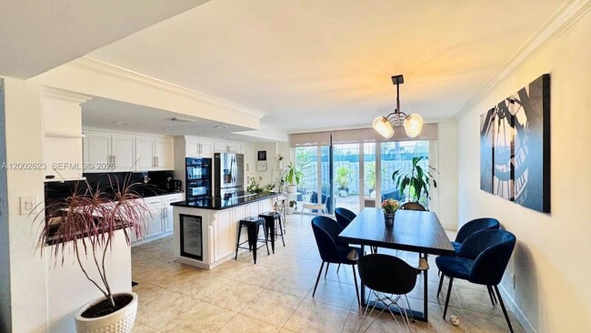 Building Photo - 903 NE 27th Ave