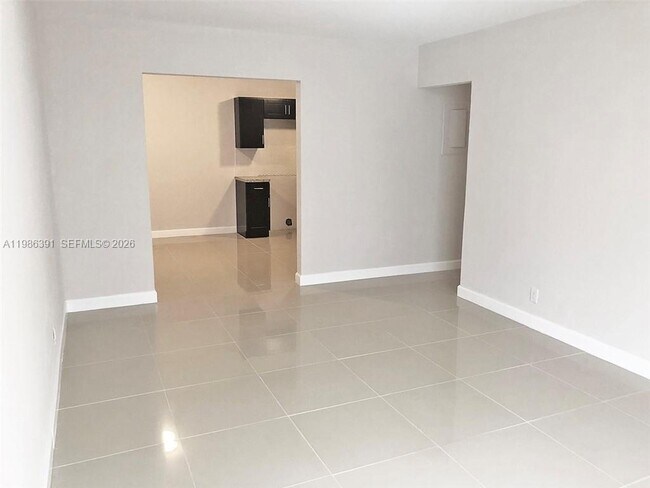 Building Photo - 7650 SW 10th Ct