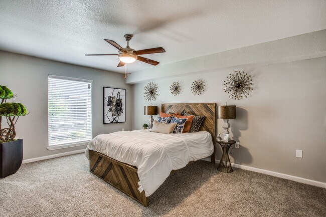 Building Photo - Medical Center Apartments - Super Deal!