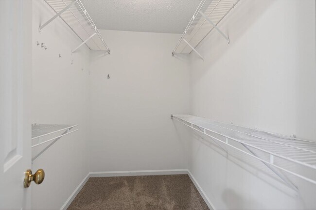 Building Photo - Hampton’s Westview Lakes