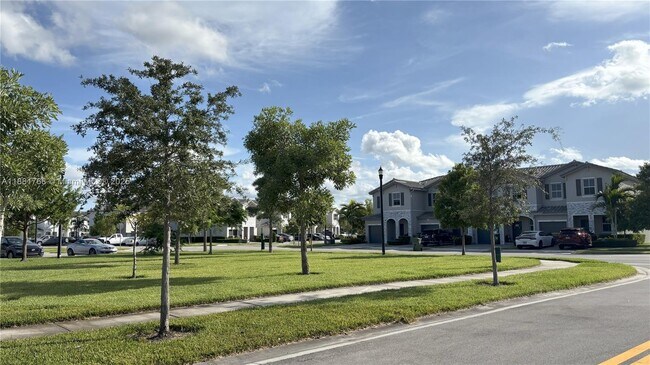 Building Photo - 2622 SE 10th St