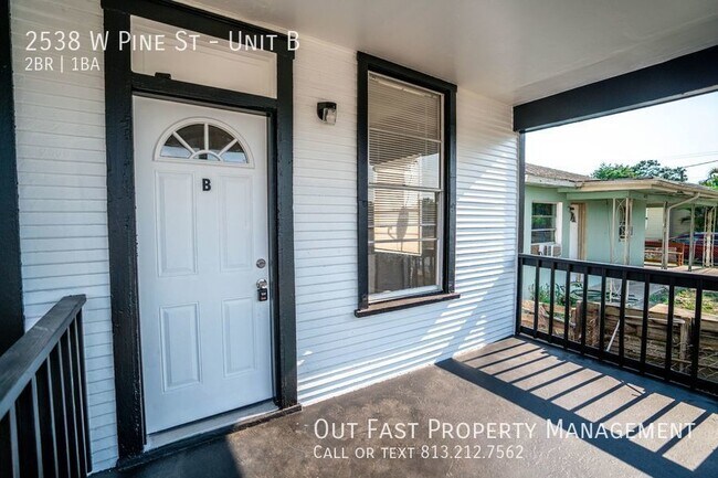 Building Photo - Freshly Renovated 2 Bedroom/1 Bath