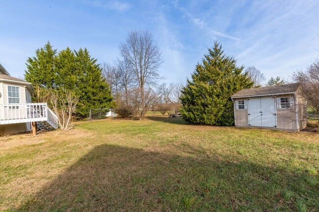 Building Photo - 4 bed, 3.5 bath Single Family Home in Charles Town, WV