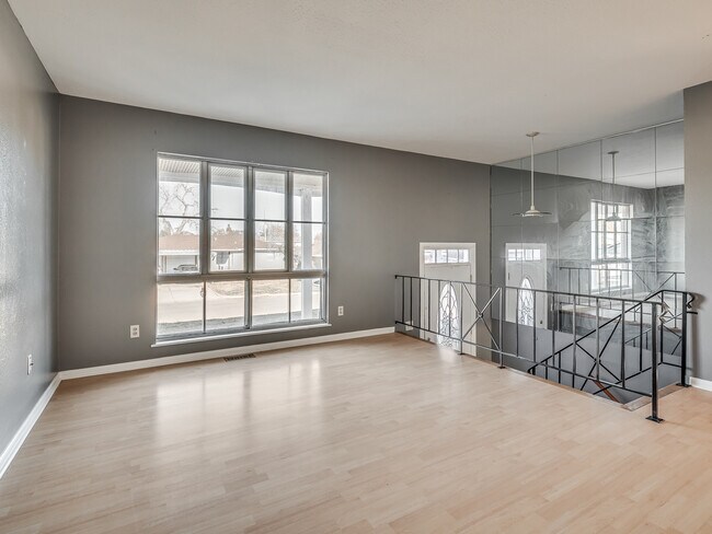 Building Photo - 2520 SW 68th St