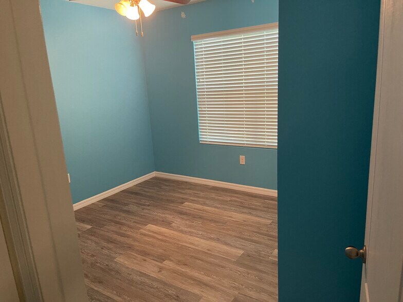 Building Photo - 15450 Trinity Fall Way